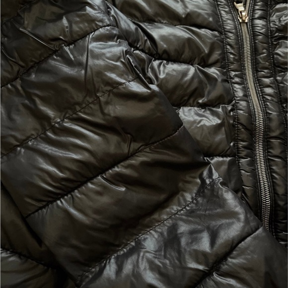 Women’s Slim Puffer Jacket - Picture 2 of 3